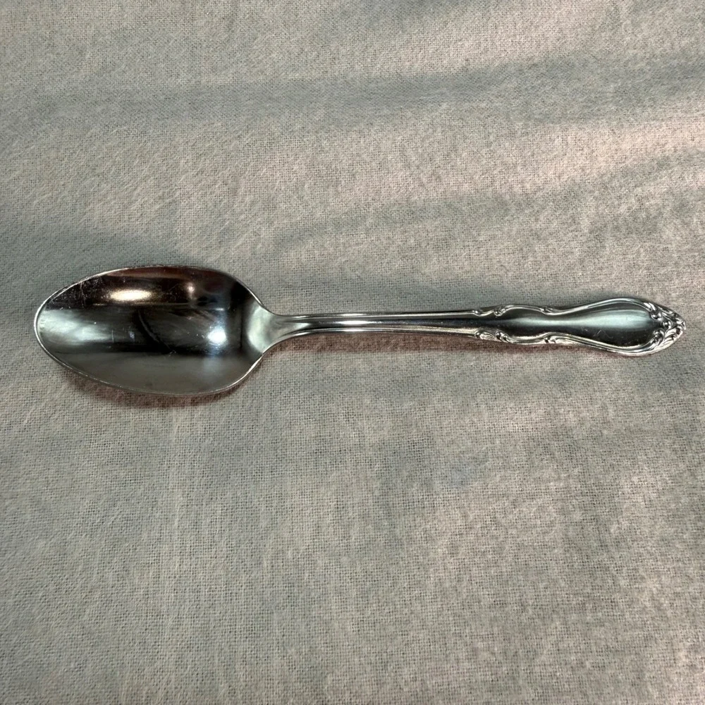 Oneida HOMESTEAD 24 Pc Flatware Replacement Lot 12 Teaspoons 4 Serving Spoons +